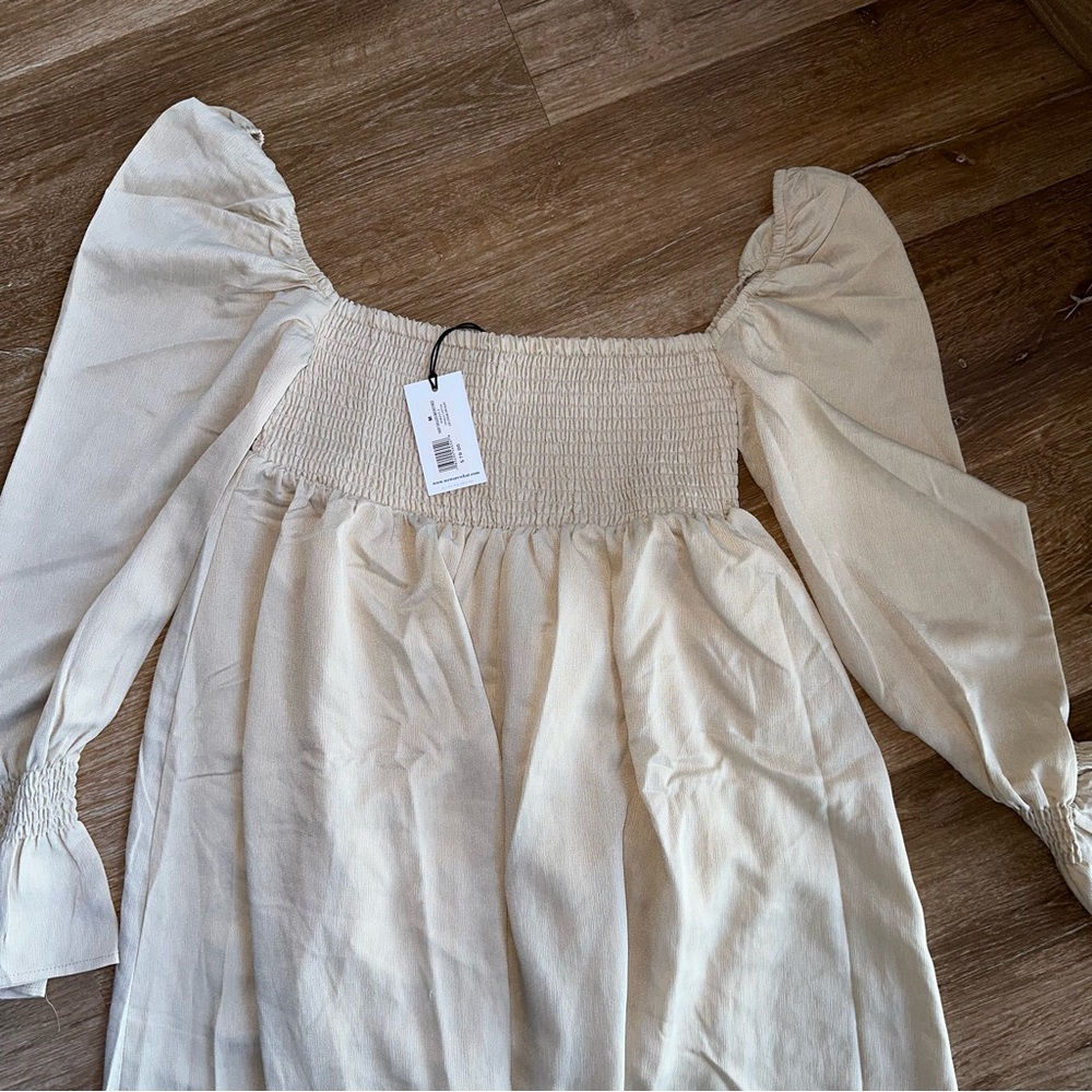 NWT Smocked Maxi Dress - Picture 4 of 6